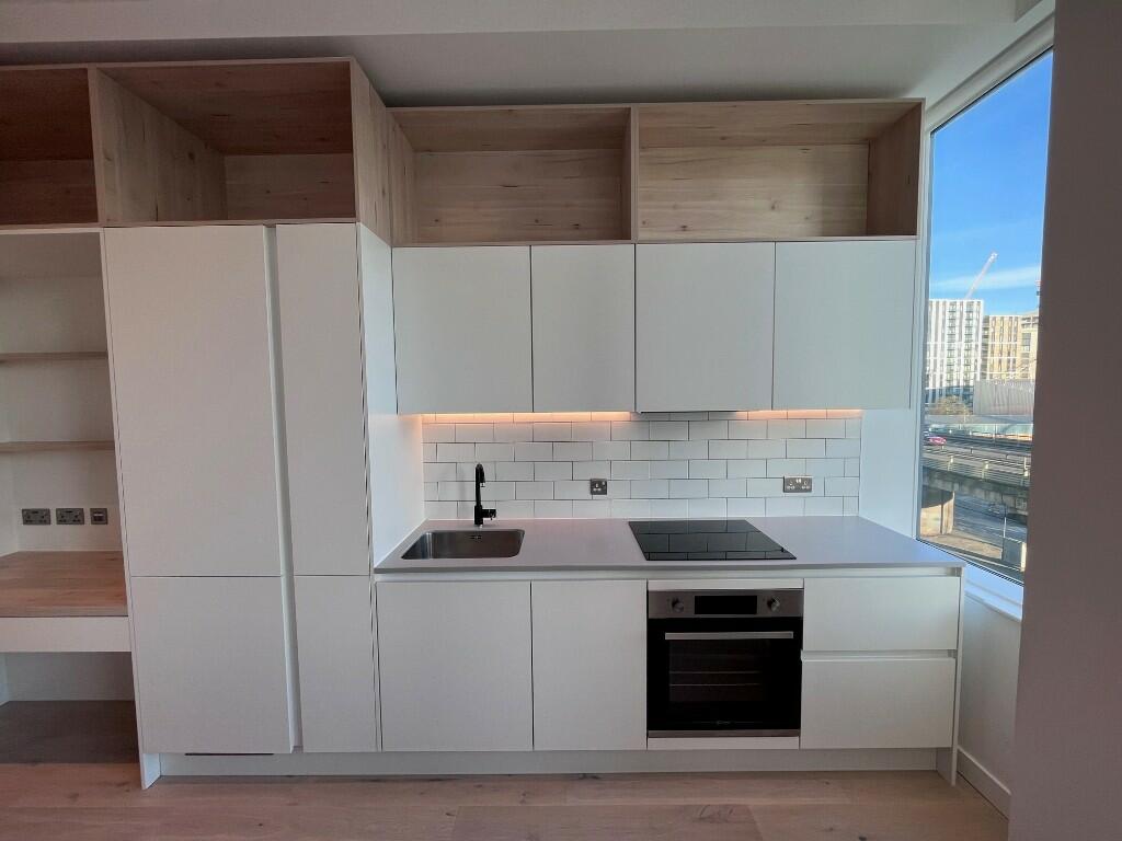 Main image of property: Great West Road, London, TW8