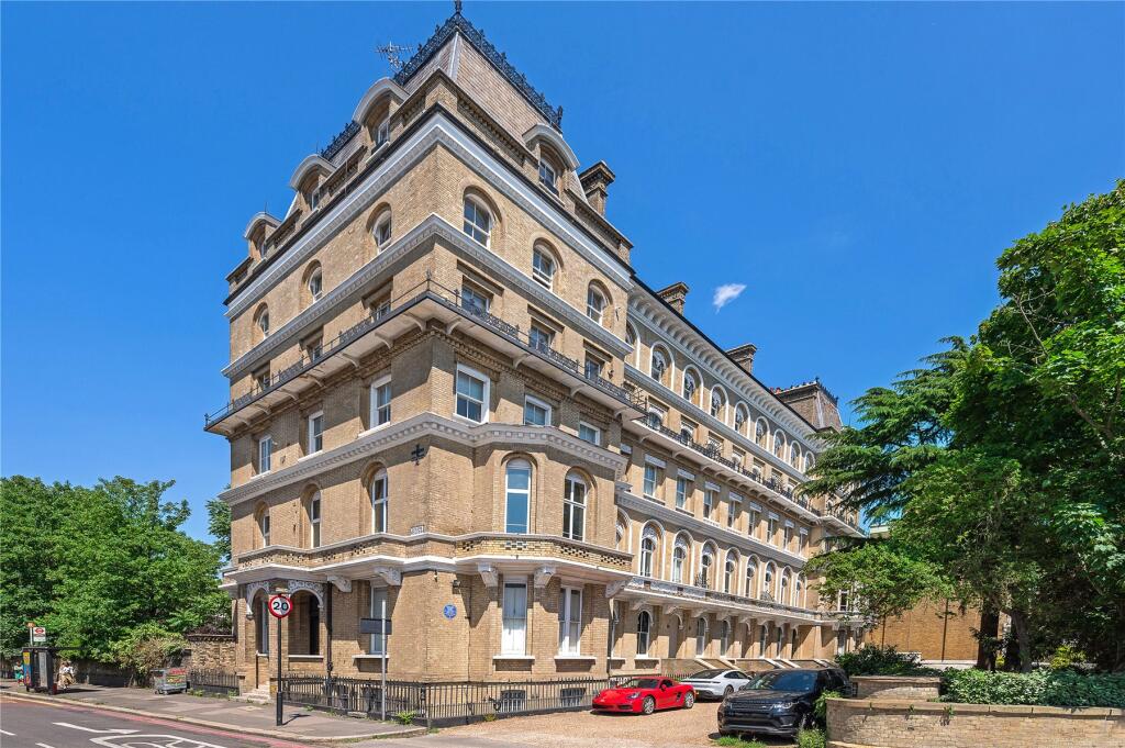 Main image of property: Clapham Common North Side, London, SW4