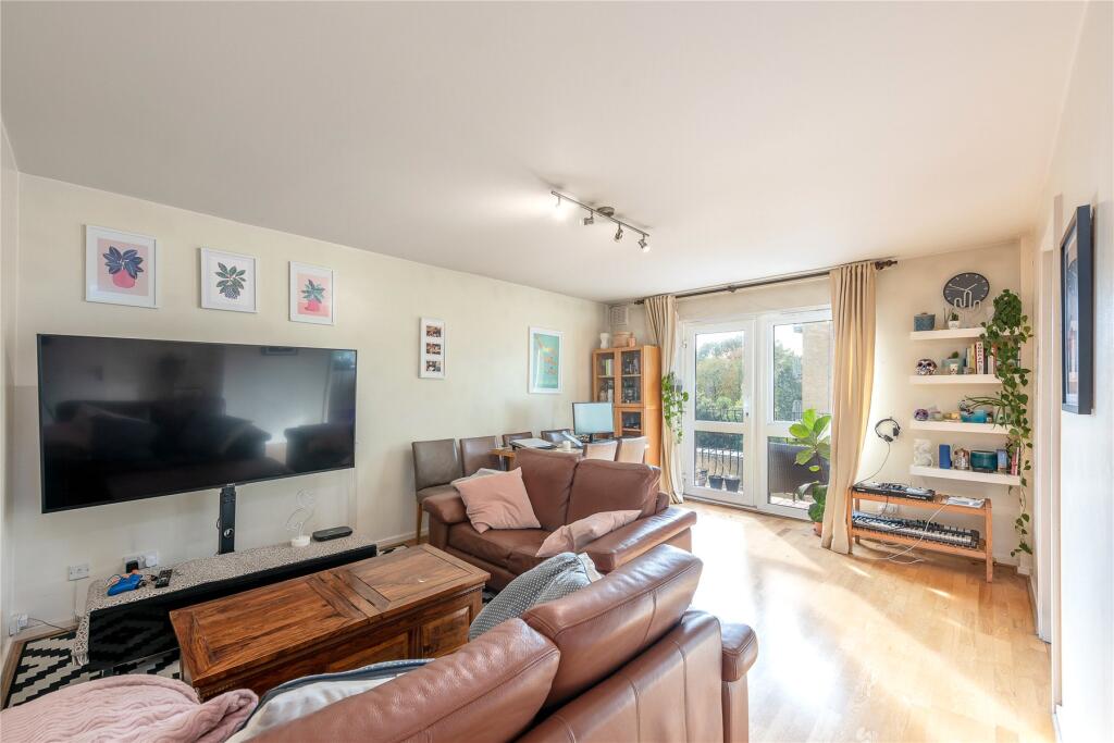 Main image of property: Clapham Common South Side, London, SW4