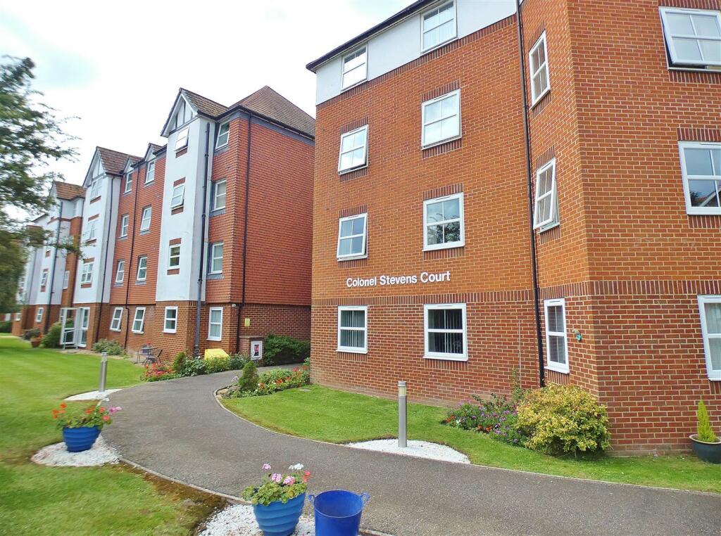 1 bedroom retirement property for sale in Granville Road, Eastbourne, BN20