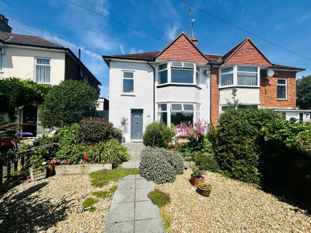 3 bedroom semidetached house for sale in Windermere Crescent