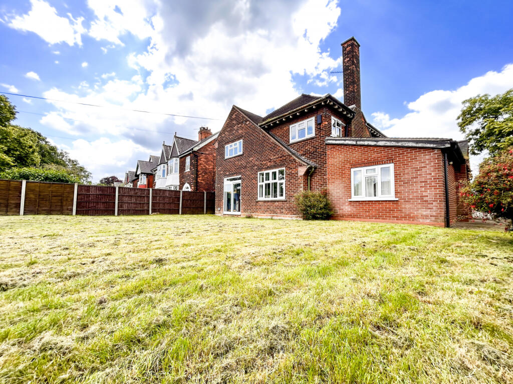 Commercial property for sale in Scunthorpe , DN16