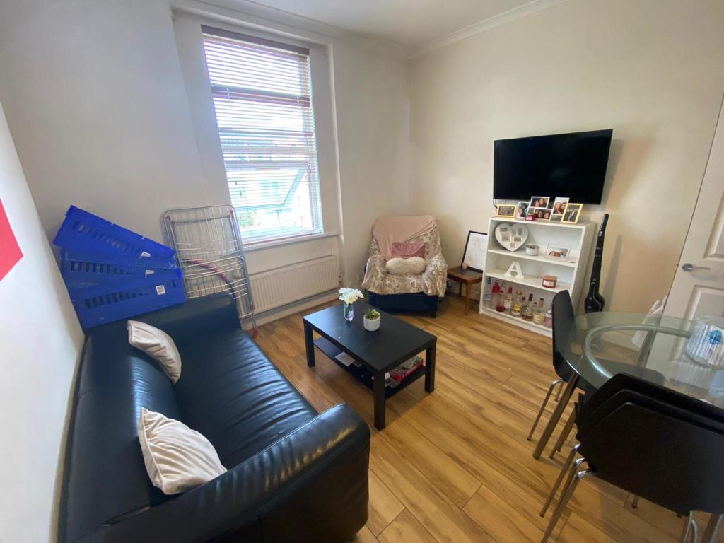 Main image of property: New Cross Road, SE14