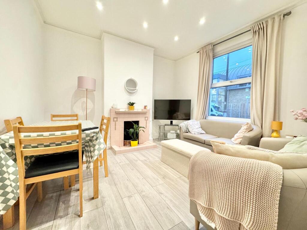 Main image of property: Ravenslea Road, SW12