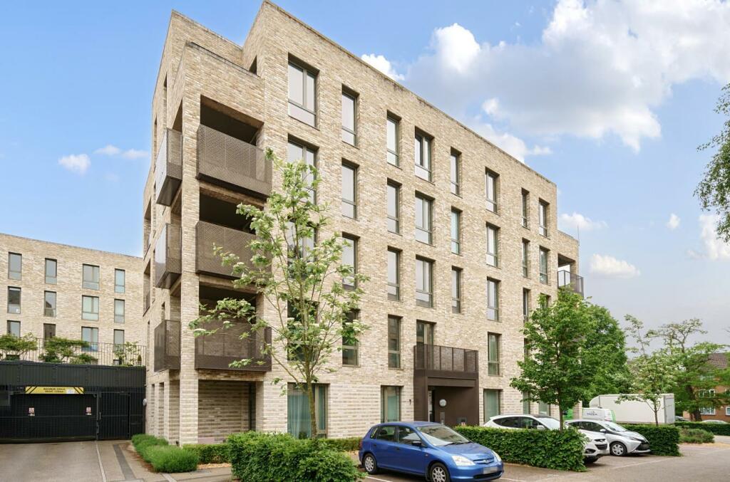 1 bedroom flat for sale in Grafham Court, Edgware Green, HA8