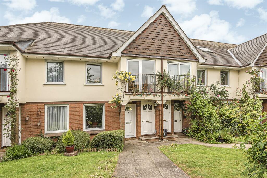 1 bedroom flat for sale in Chiltern Avenue, Bushey, WD23