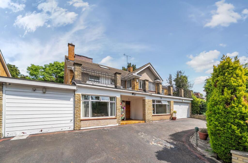 Main image of property: Tretawn Park, London, NW7