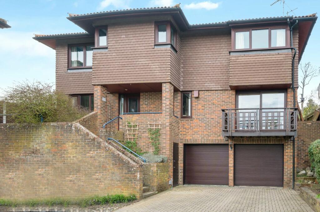4 bedroom detached house for sale in Brickfields Close, Lychpit, Basingstoke, Hampshire, RG24