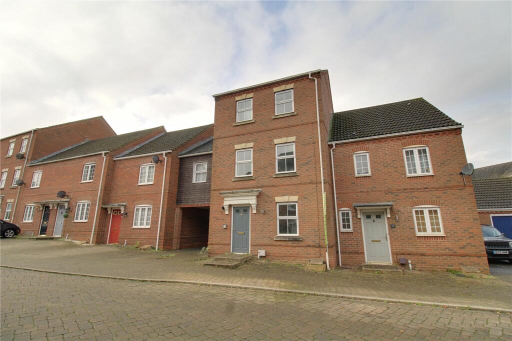 4 bedroom terraced house for sale in Whitgift Close, Beggarwood