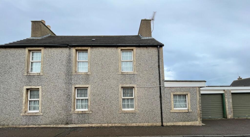 3 bedroom semidetached house for sale in Durness Street, Thurso