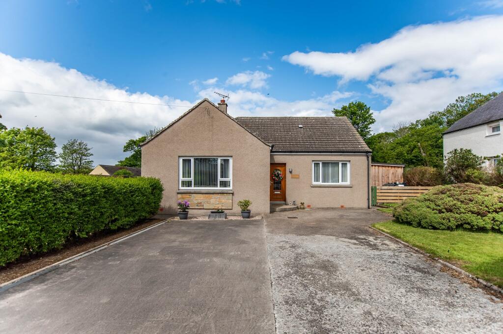 3 bedroom detached bungalow