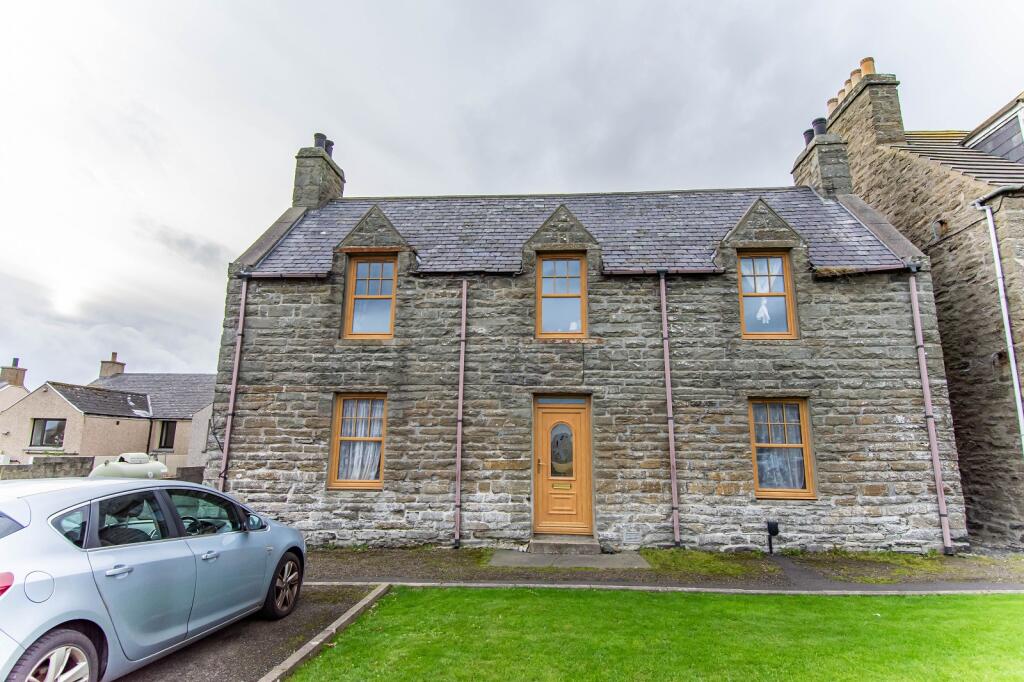 4 bedroom detached house