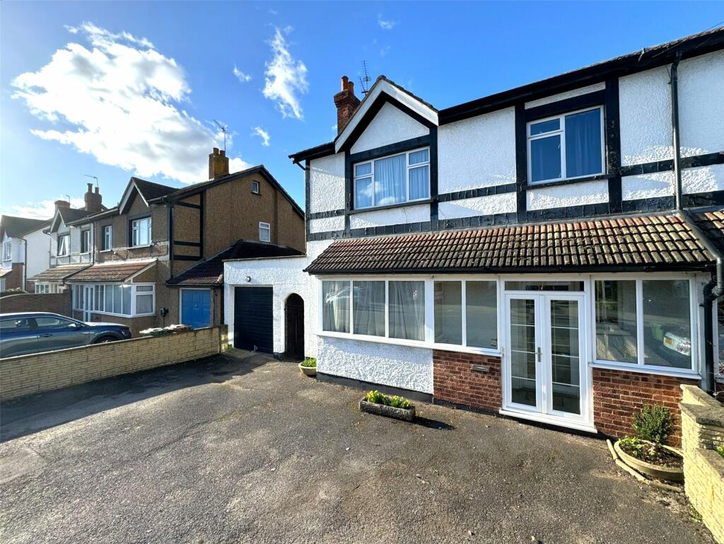 5 bedroom semidetached house for sale in Fordbridge Road, Ashford