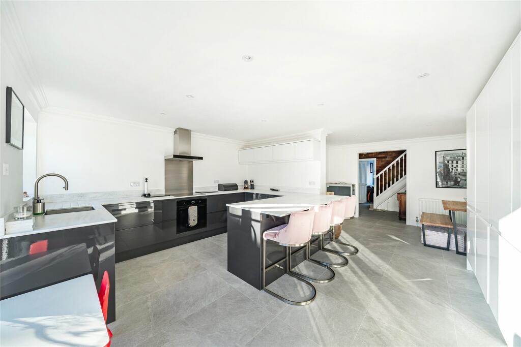 4 bedroom semidetached house for sale in Vicarage Lane, Laleham