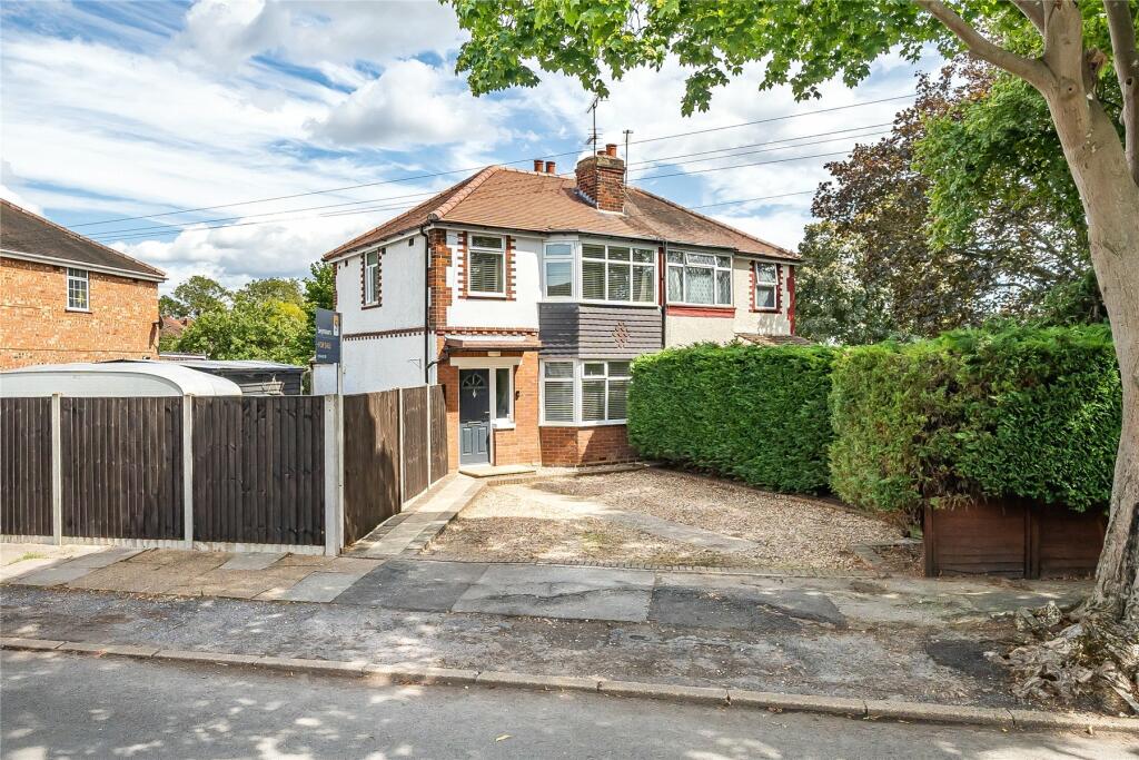 3 bedroom semidetached house for sale in Fenton Avenue, Staines