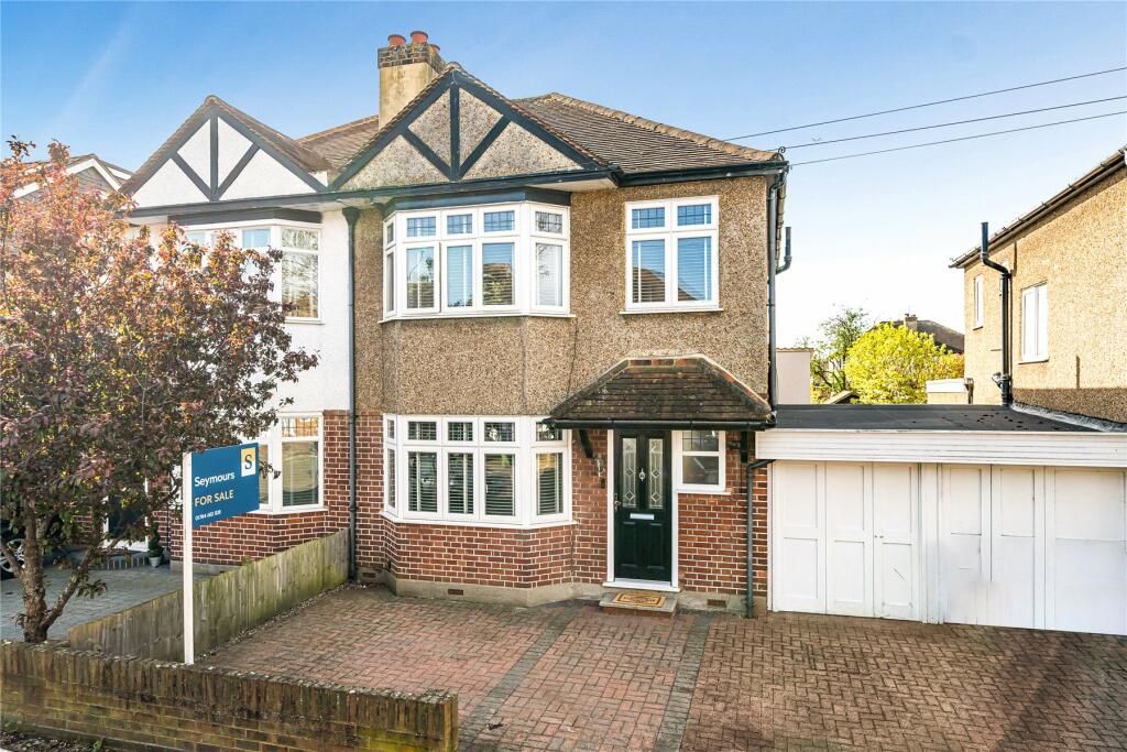 3 bedroom semidetached house for sale in Templedene Avenue, Staines