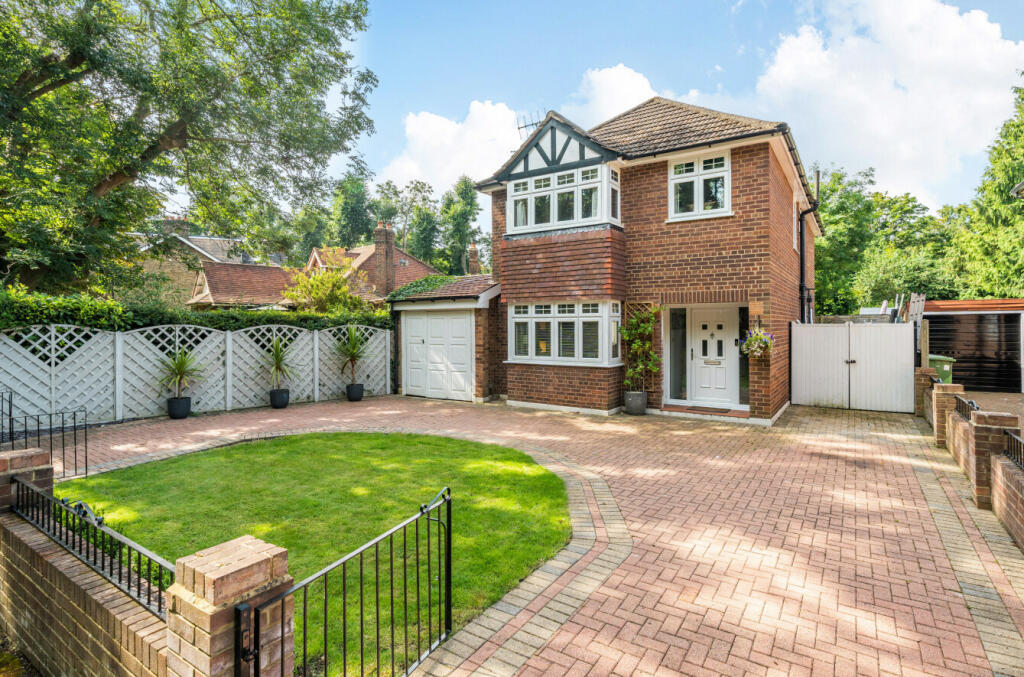 4 bedroom detached house for sale in Lammas Court, Moor Lane, Staines