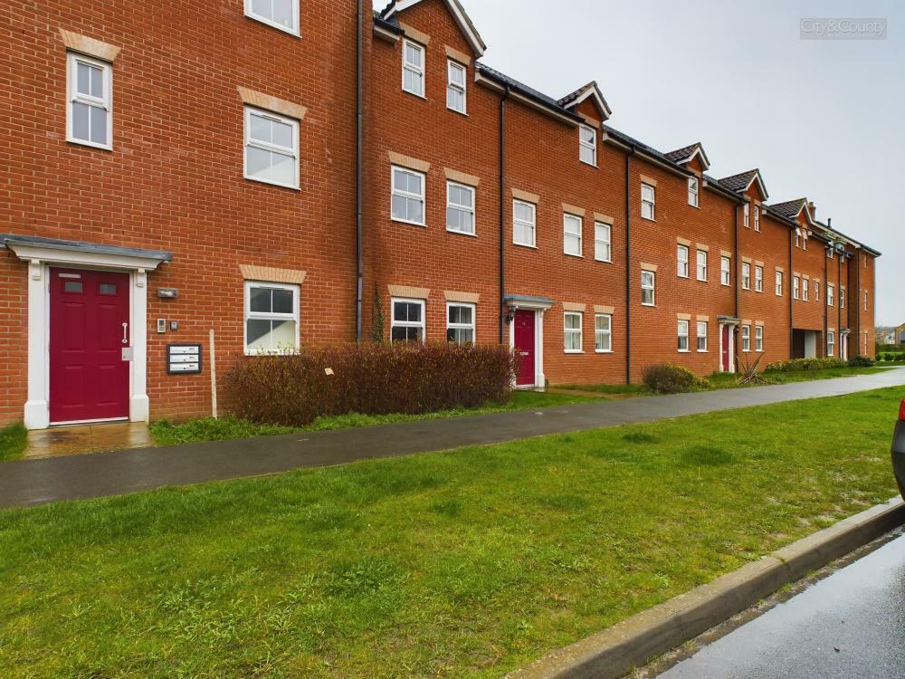 2 bedroom flat for sale in Sandown Drive, Bourne, PE10