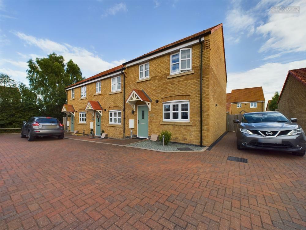 3 bedroom end of terrace house for sale in Bramble Close, Newborough