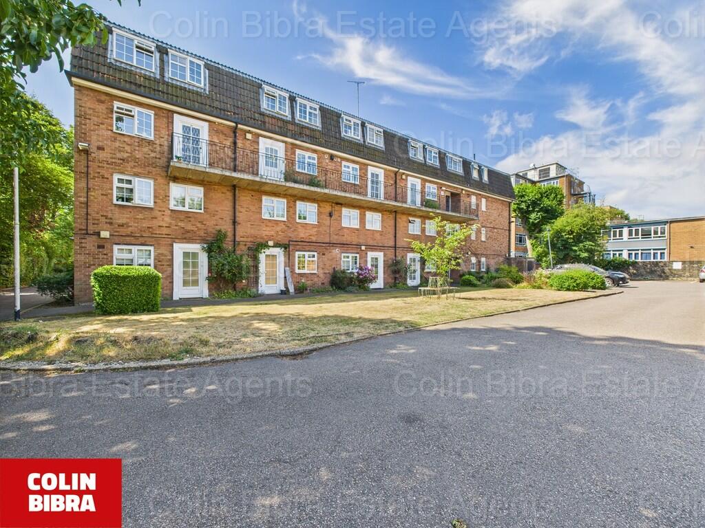 Main image of property: College Court, The Mall, Ealing W5	
