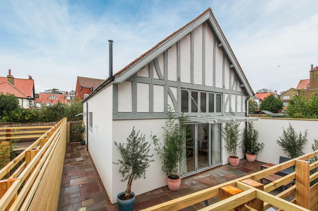 2 bedroom detached house for sale in Sheringham, NR26