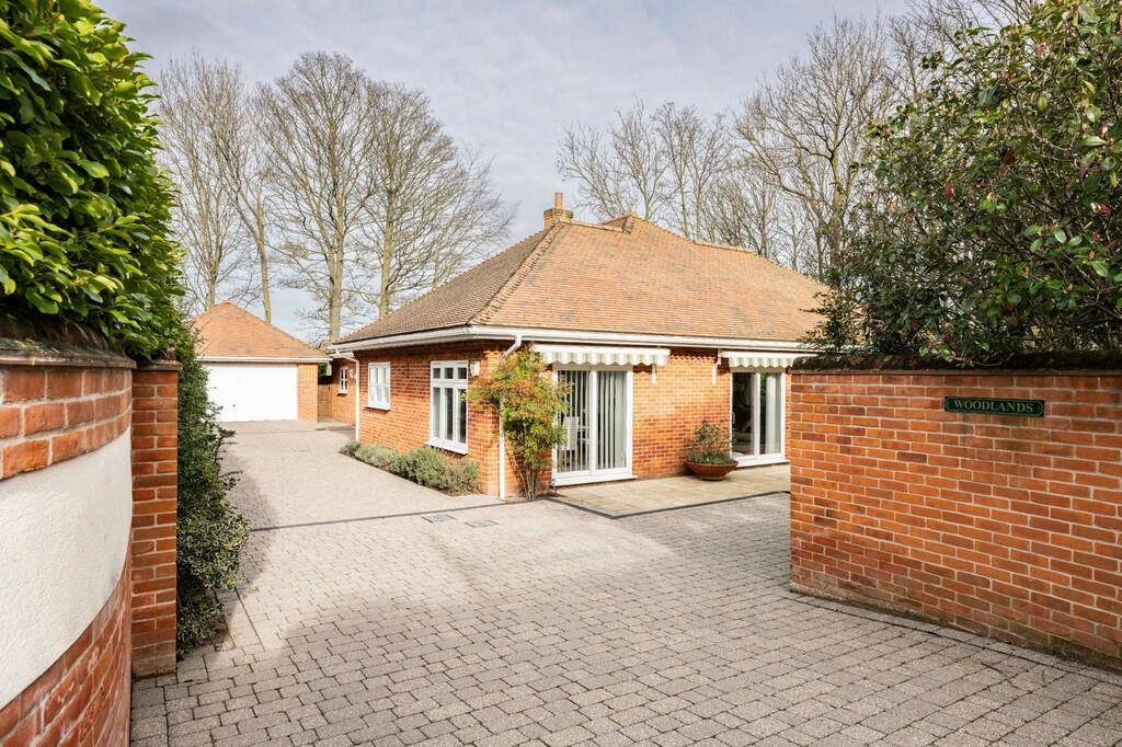 4 bedroom detached bungalow for sale in Sheringham, NR26