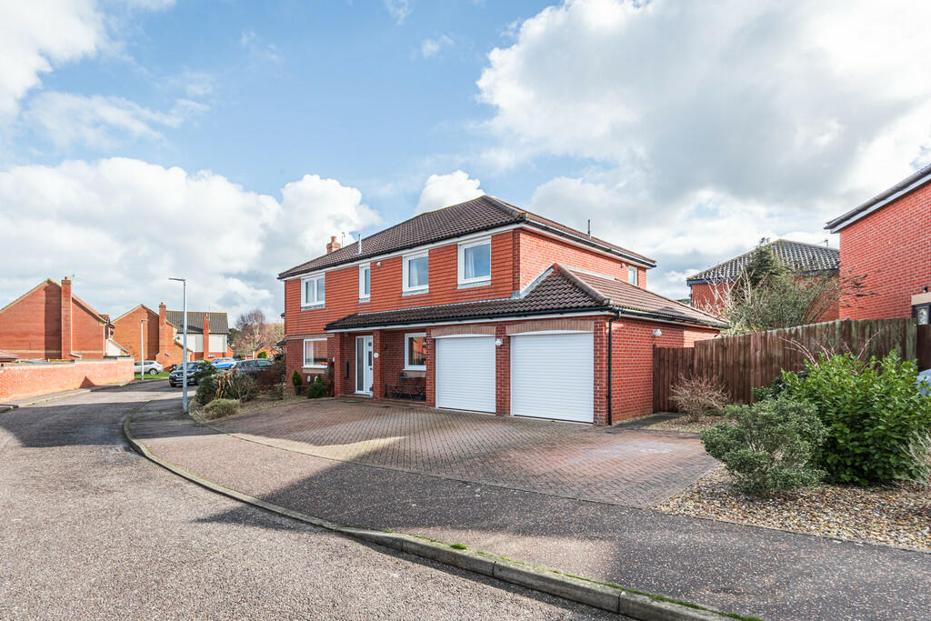 4 bedroom detached house for sale in Sheringham, NR26