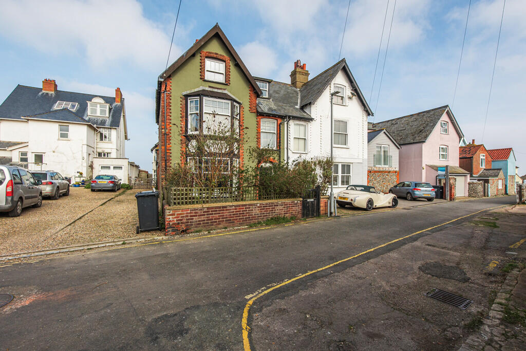 5 bedroom semidetached house for sale in Sheringham, NR26