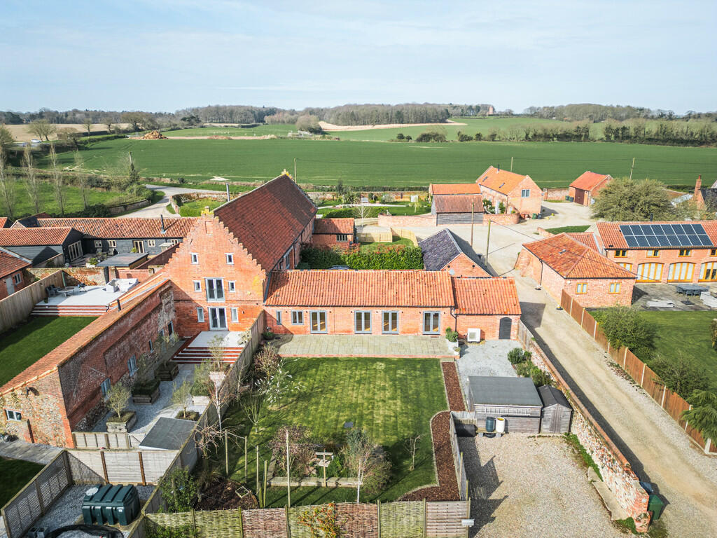 2 bedroom barn conversion for sale in Melton Constable, NR24