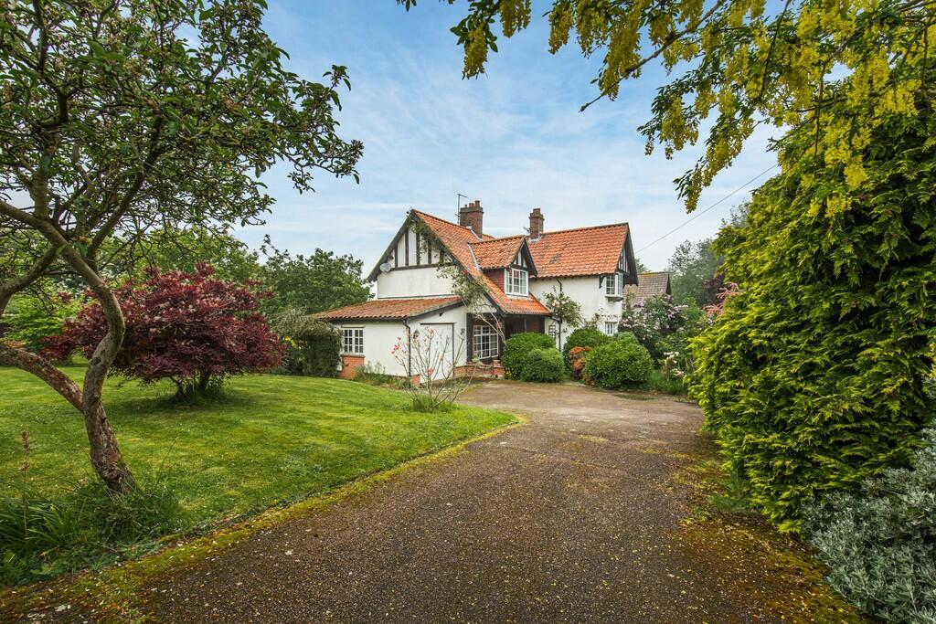 4 bedroom detached house for sale in West Runton, Cromer, NR27