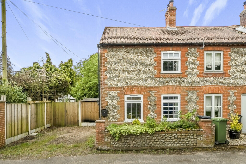 2 bedroom end of terrace house for sale in Briston, NR24