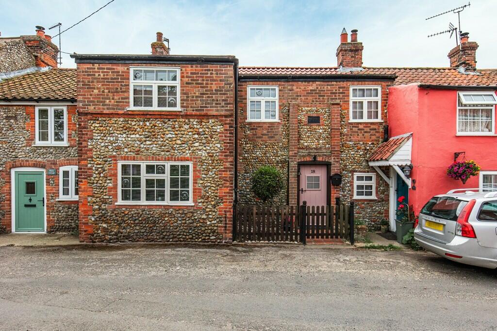 3 bedroom cottage for sale in Briston, NR24