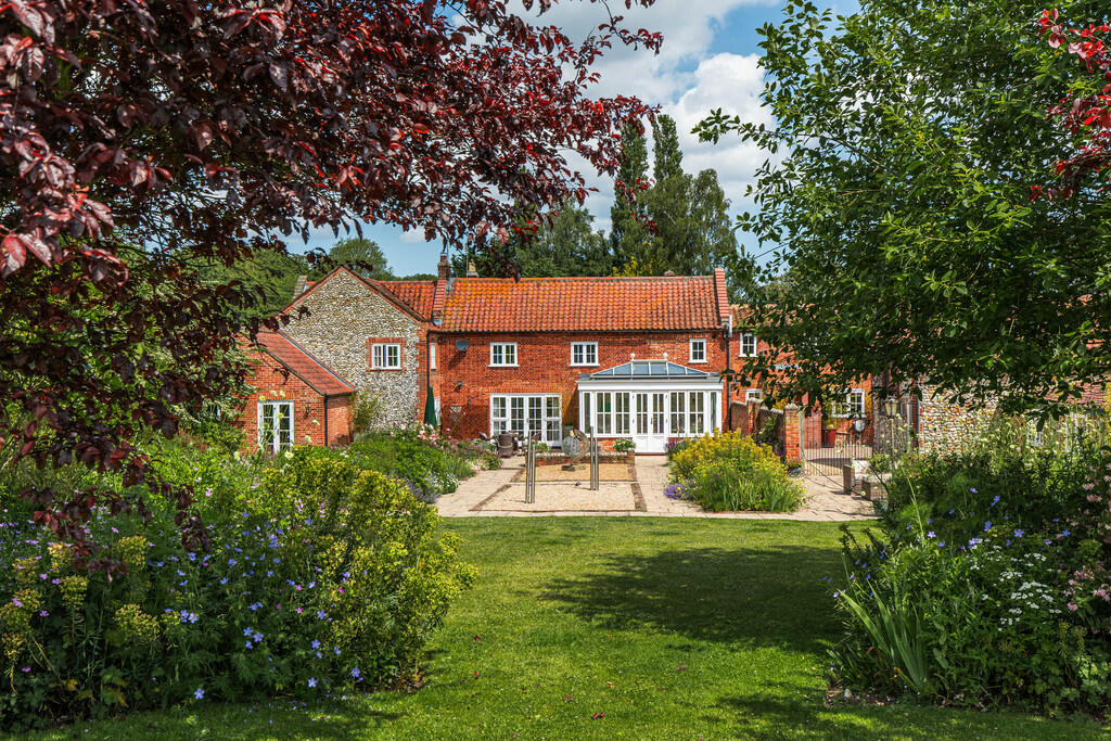5 bedroom detached house for sale in North Creake, NR21
