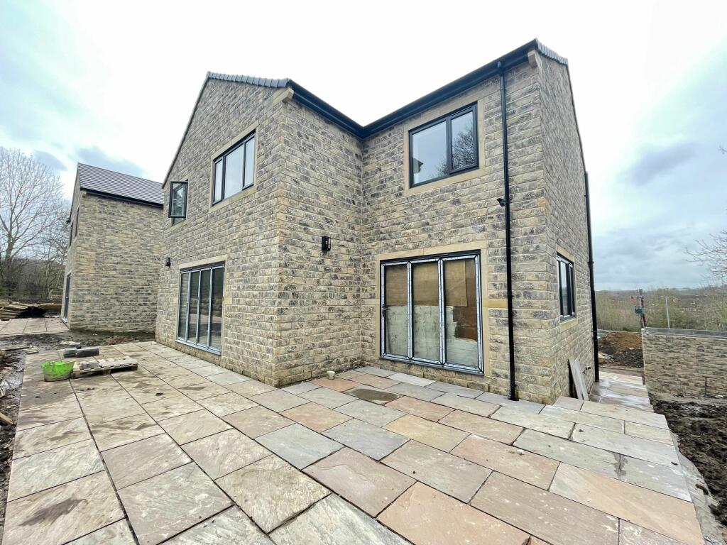 5 bedroom detached house for sale in Starling Court, Keresforth Hall Road, Dodworth, S75
