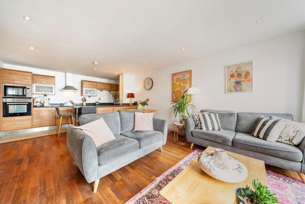 Main image of property: Clapham High Street, Clapham