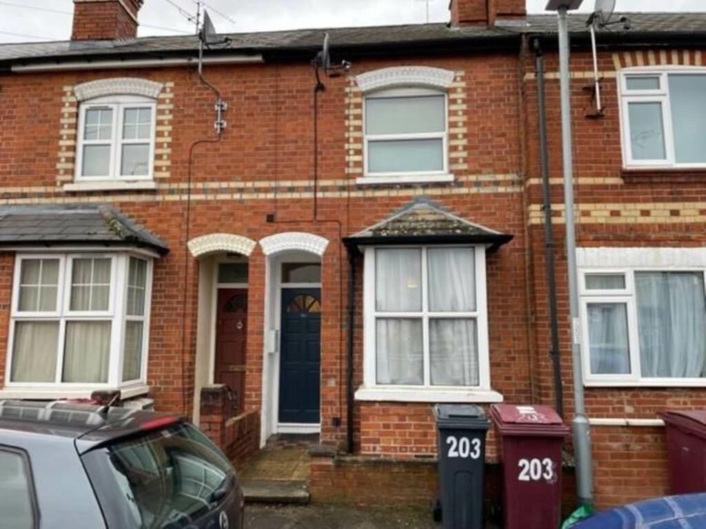 2 bedroom house for rent in Wykeham Road, Reading, RG6