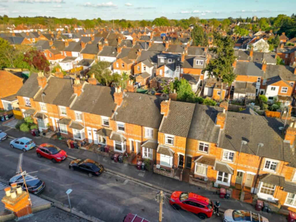 Main image of property: Auckland Road, Reading, Berkshire, RG6 1NY