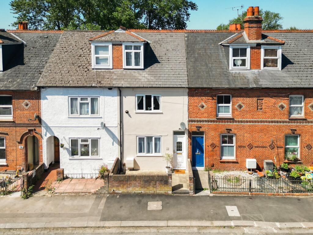 Main image of property: Elgar Road, Reading, Berkshire, RG2 0BN