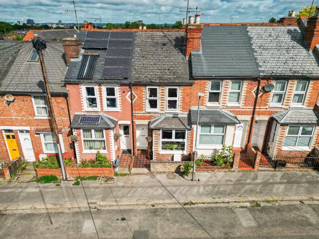 Main image of property: Auckland Road, Reading, Berkshire, RG6 1NY