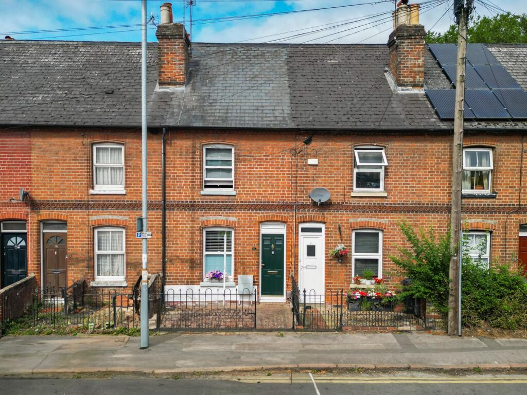 Main image of property: Elgar Road, Reading, Berkshire, RG2 0BJ