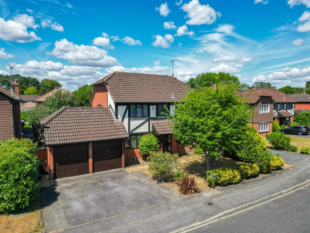Main image of property: High Tree Drive, Earley, Reading, Berkshire, RG6 1EU