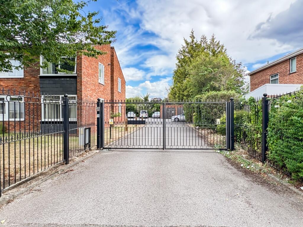 Main image of property: Douglas Court, Hartsbourne Road, Earley, Reading, Berkshire, RG6 5SJ