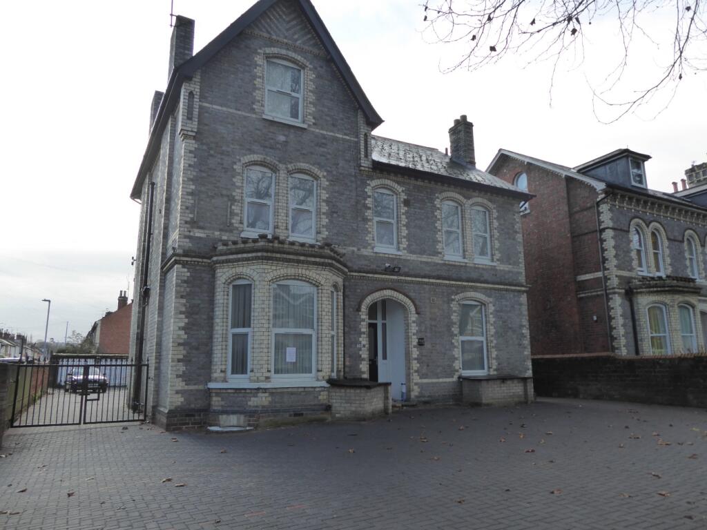 Main image of property: 102 London Road, Reading, Berkshire, RG1