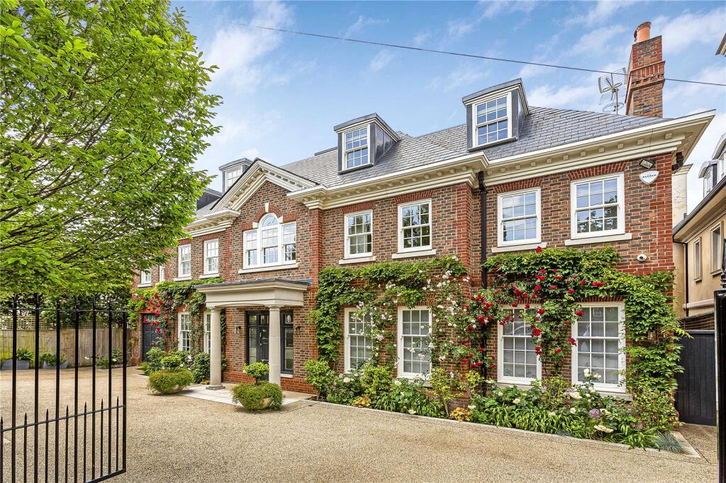 Main image of property: Roehampton Gate, Putney, London, SW15