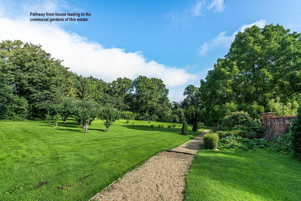 6 bedroom house for sale in Dury Road, Hadley Green, Hertfordshire, EN5
