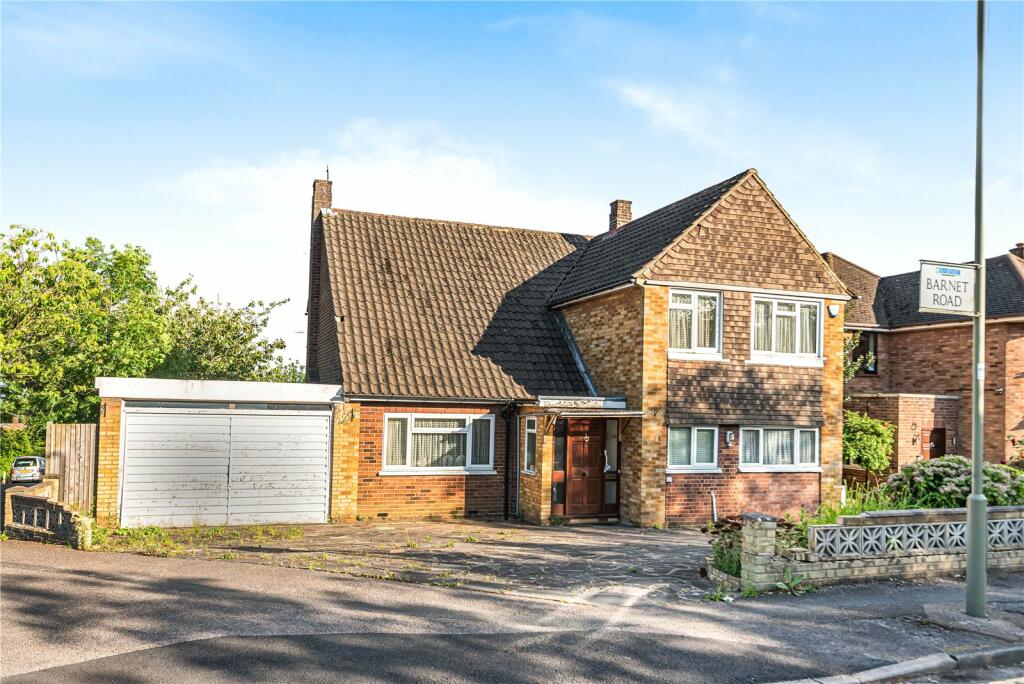 4 bedroom detached house for sale in Road, Arkley, Hertfordshire