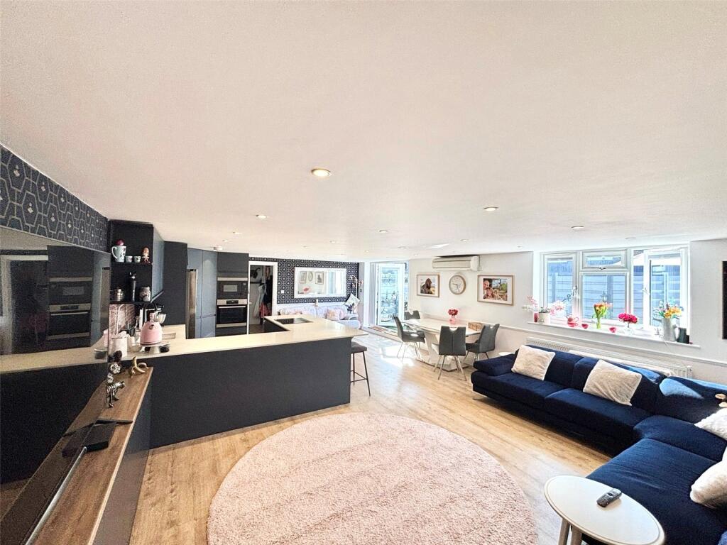 Main image of property: Plantagenet Road, Barnet, Hertfordshire, EN5
