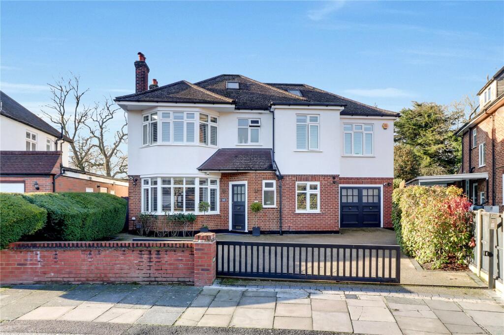 Main image of property: The Fairway, New Barnet, Barnet, EN5