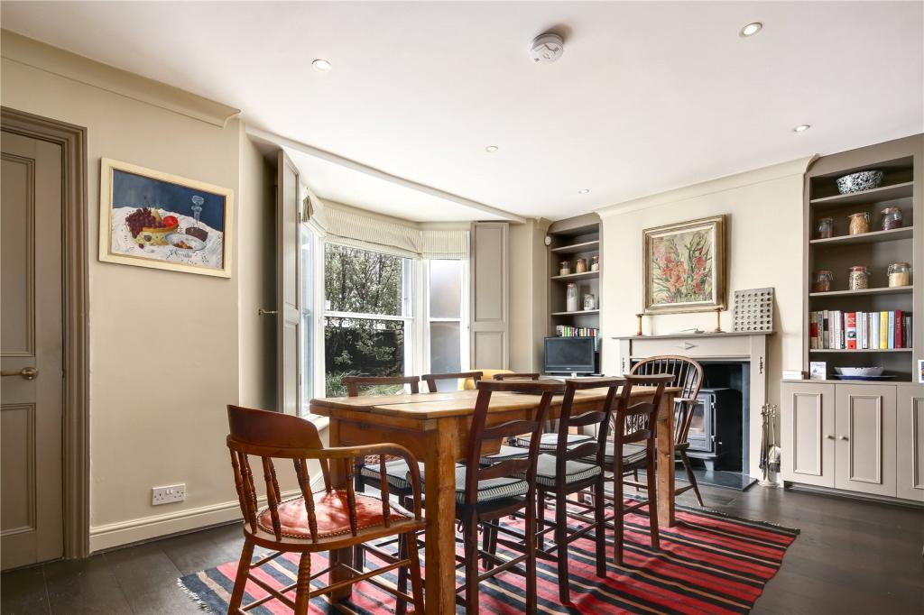 3 bedroom house for sale in Powerscroft Road, Hackney, London, E5