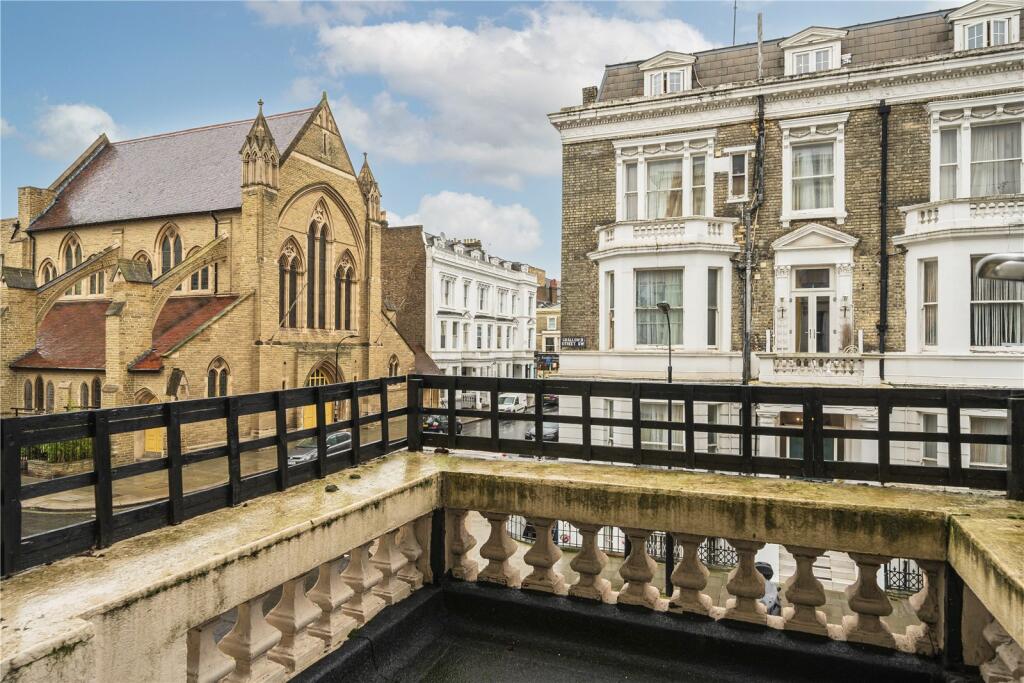 Studio apartment for rent in Castletown Road, London, W14